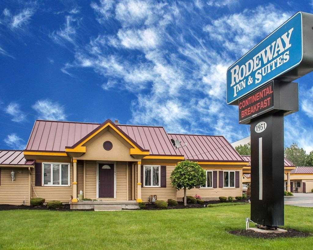 Amherst Inn & Suites Zewnętrze zdjęcie