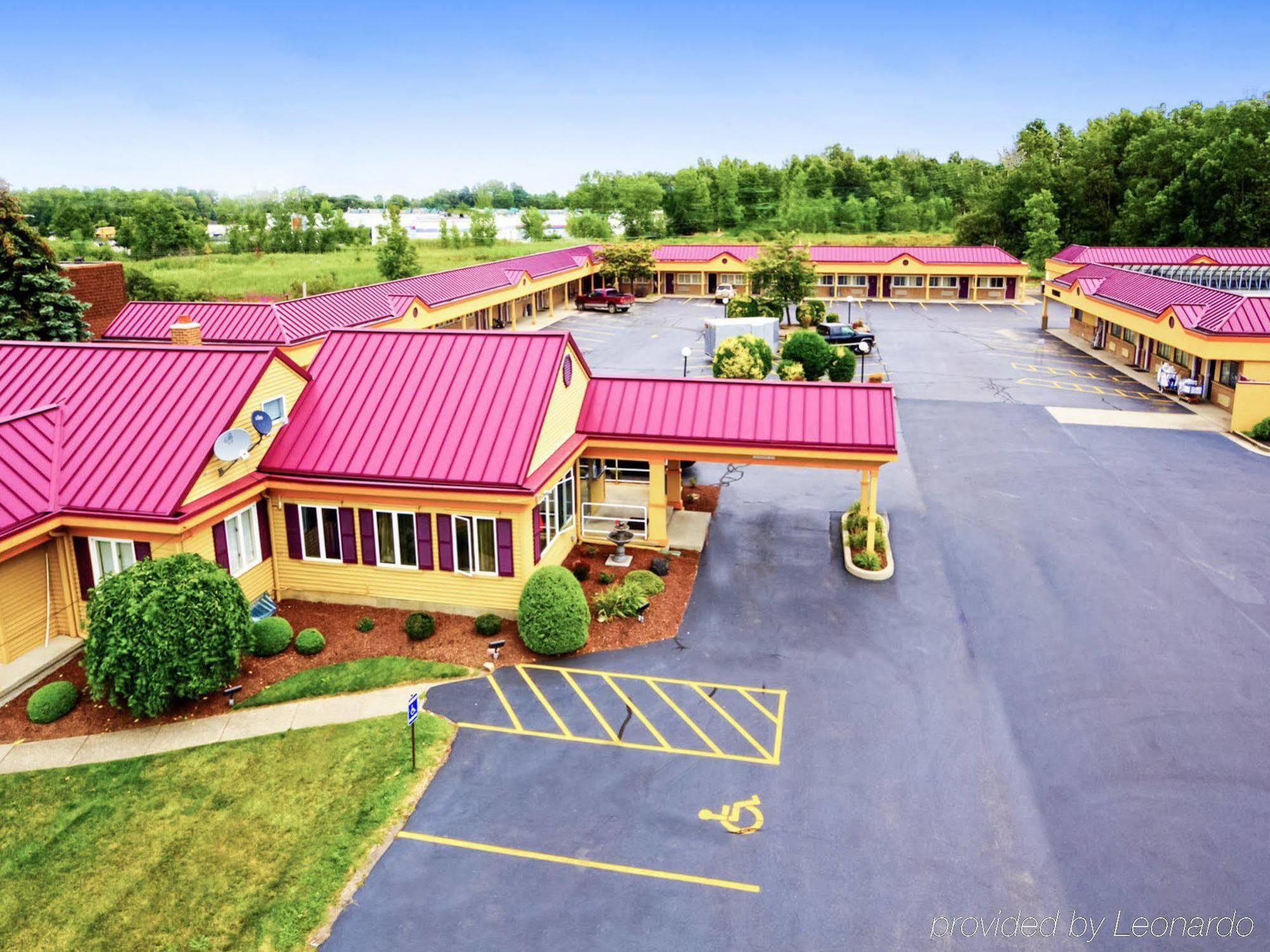 Amherst Inn & Suites Zewnętrze zdjęcie