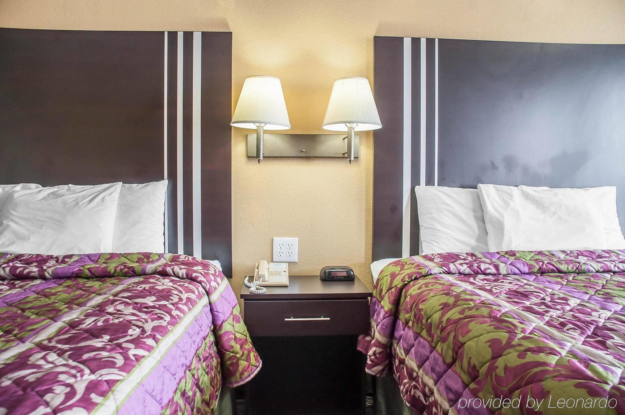 Amherst Inn & Suites Zewnętrze zdjęcie
