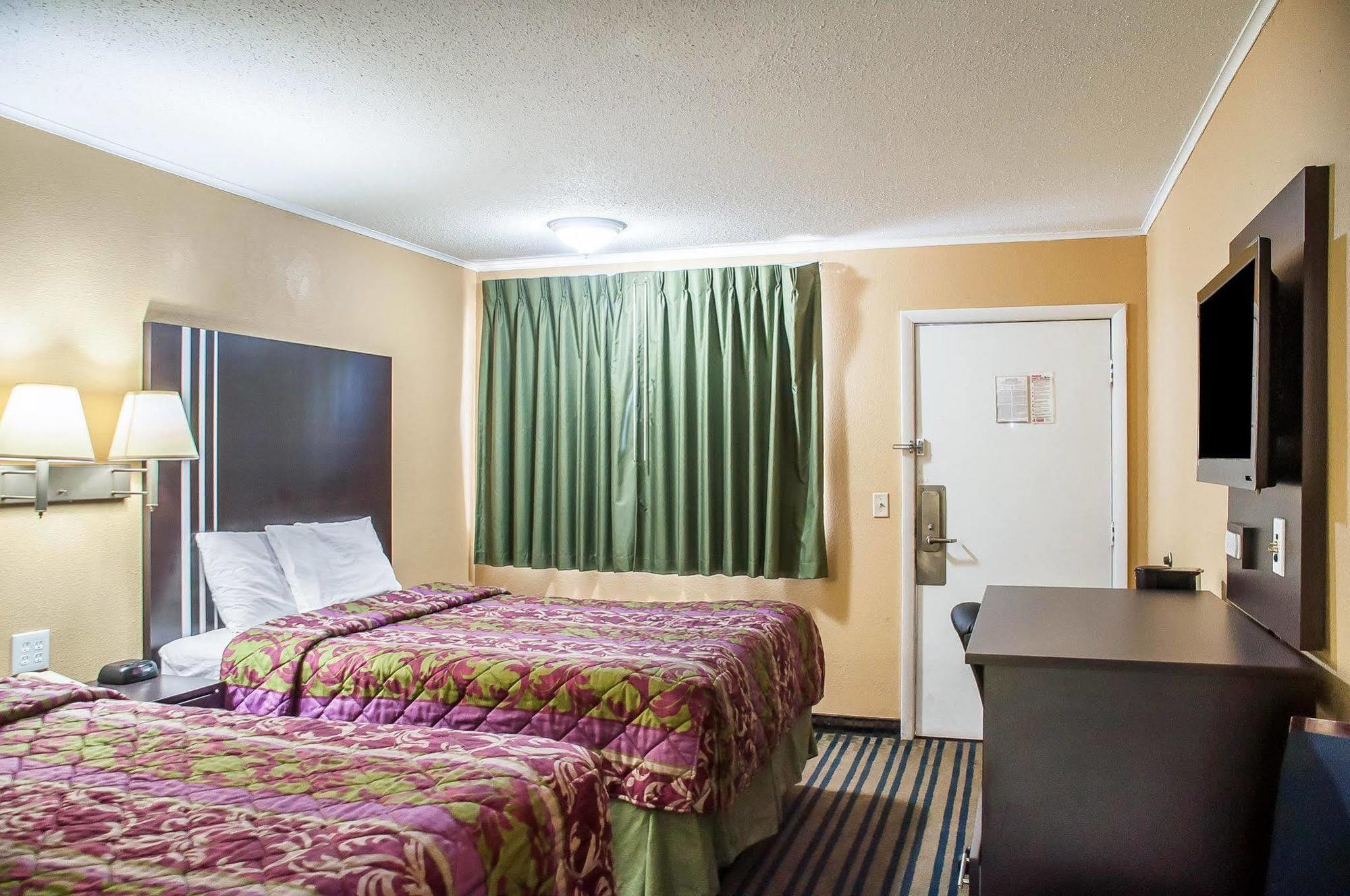 Amherst Inn & Suites Zewnętrze zdjęcie