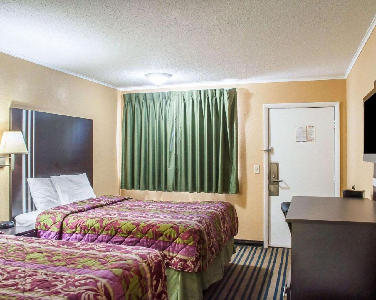 Amherst Inn & Suites Zewnętrze zdjęcie