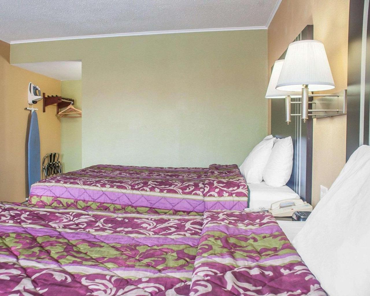 Amherst Inn & Suites Zewnętrze zdjęcie