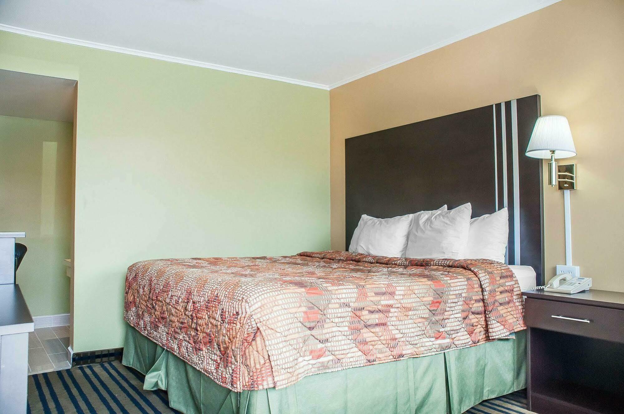 Amherst Inn & Suites Zewnętrze zdjęcie