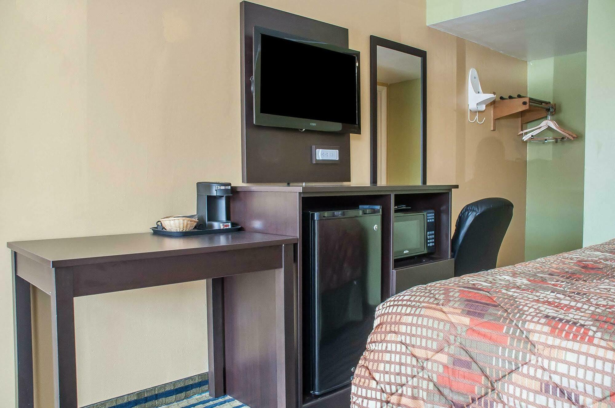 Amherst Inn & Suites Zewnętrze zdjęcie